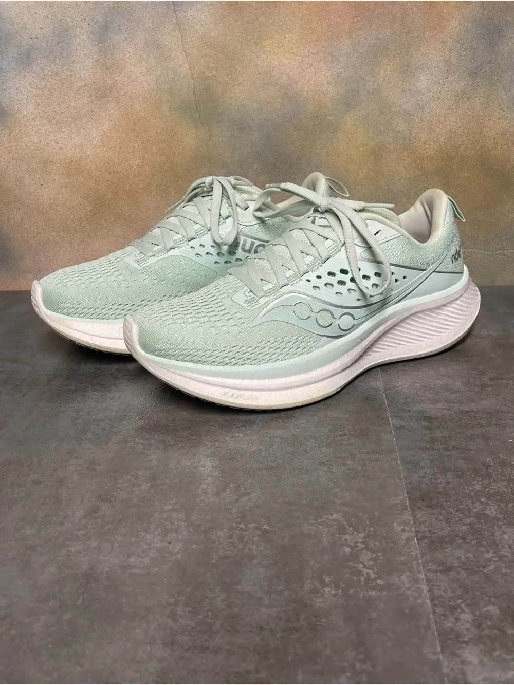 Saucony Ride 17 Women's Jade Green Running Shoes Size 7.5B
